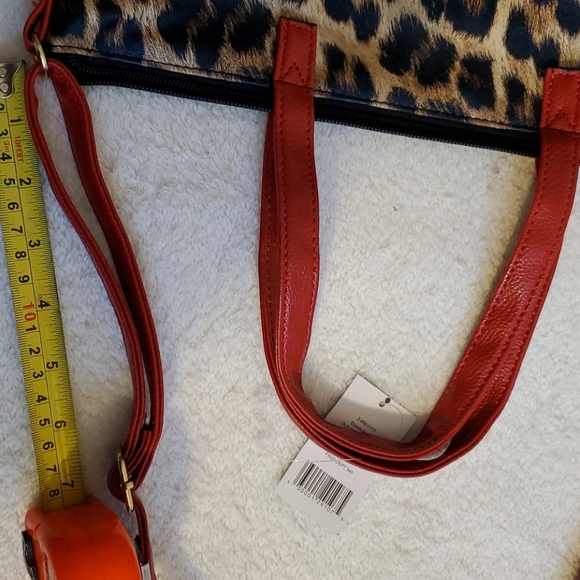 NWT Womens leopard Crossbody Purse / Handbag 👜 - Picture 14 of 15